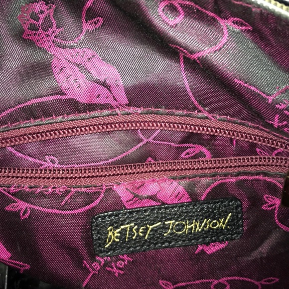 Betsey Johnson pink purse - Picture 2 of 2